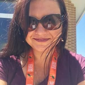 Meet your Posher, Larissa